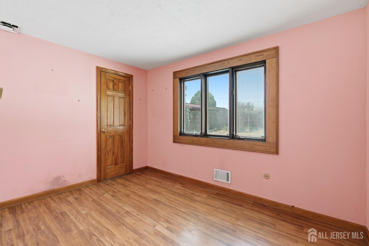 13 Cleveland Avenue Colonia NJ 07067