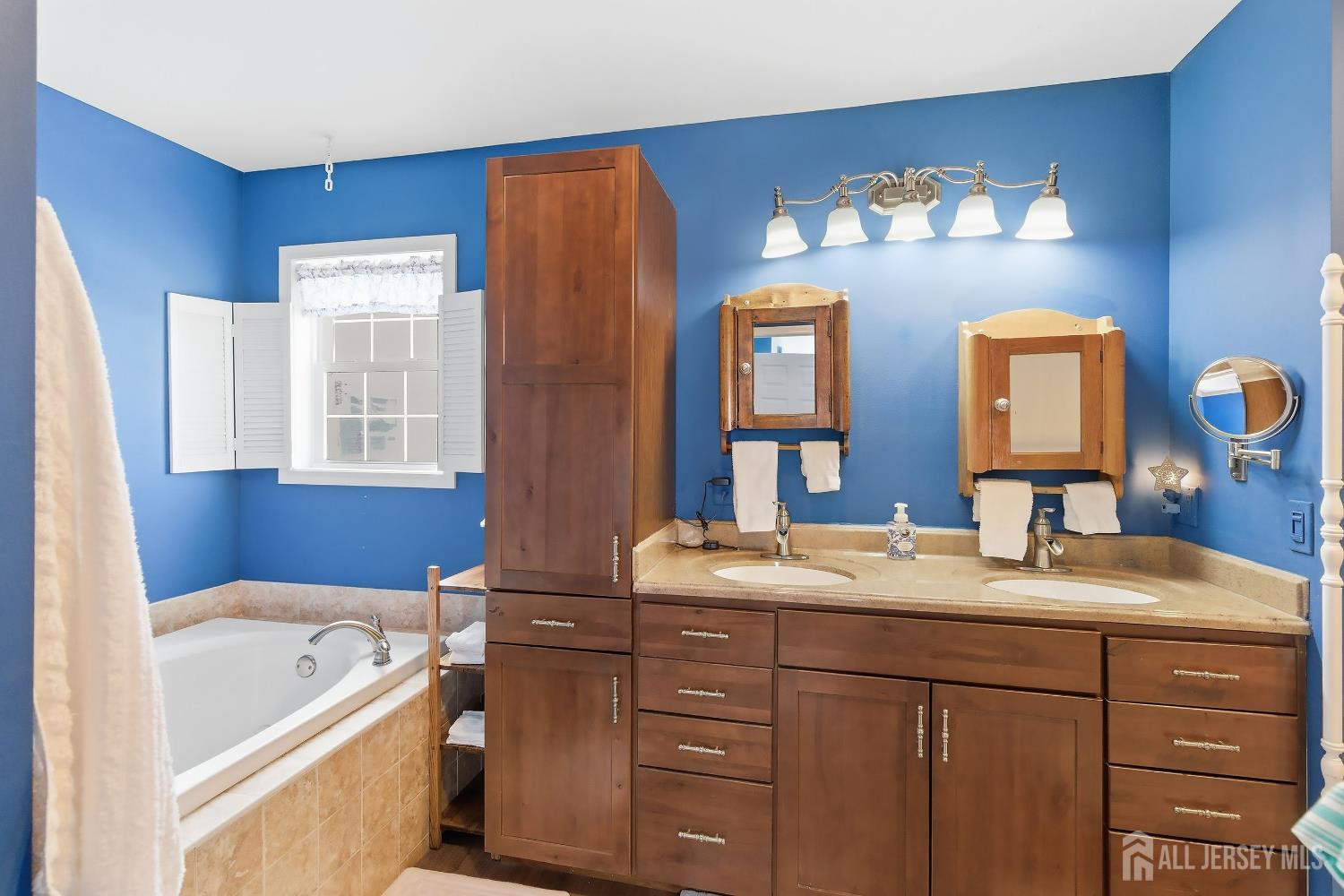 1215 Niihau Drive Lacey NJ 08731