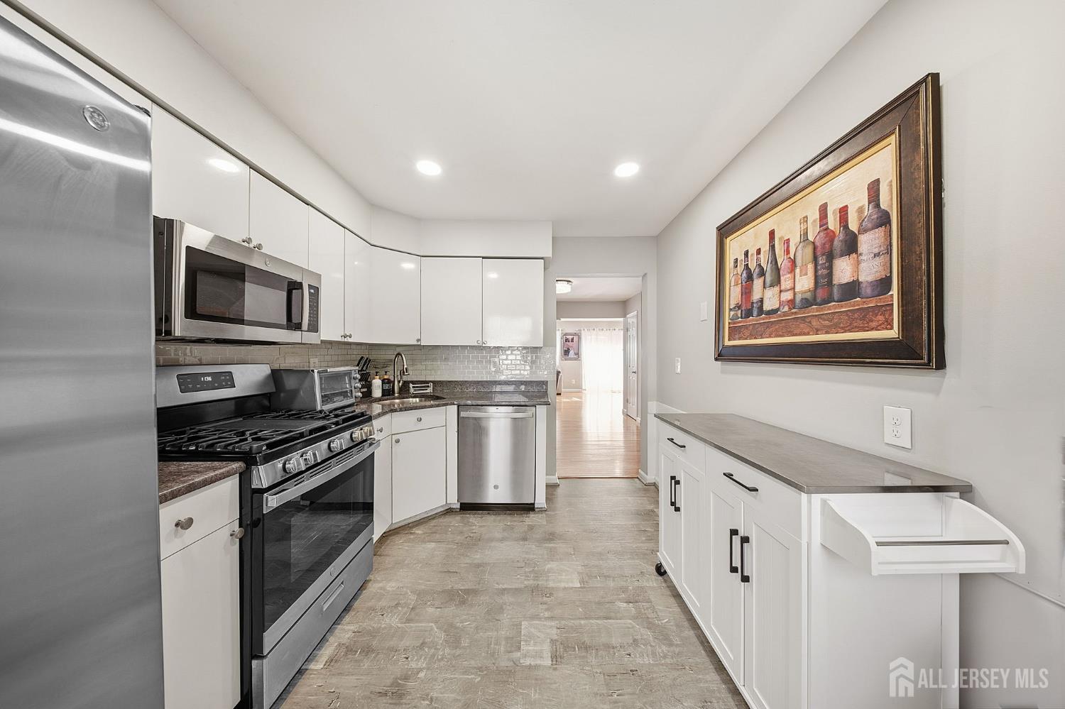 6102 N Oaks Boulevard North Brunswick NJ 08902