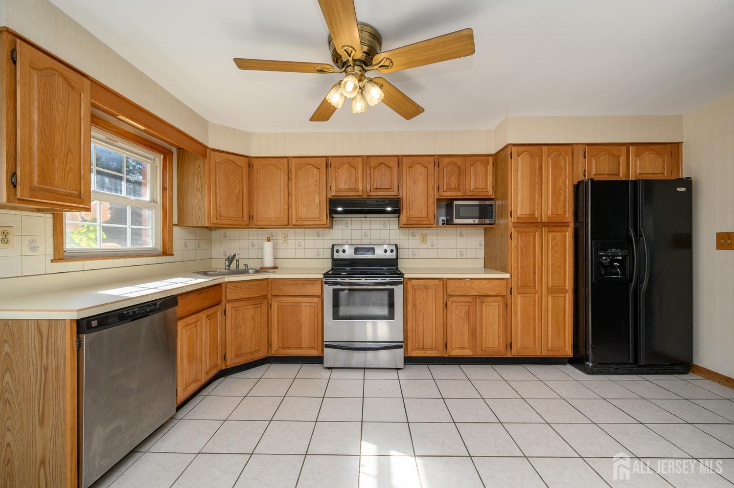 25 Archangela Avenue Colonia NJ 07067