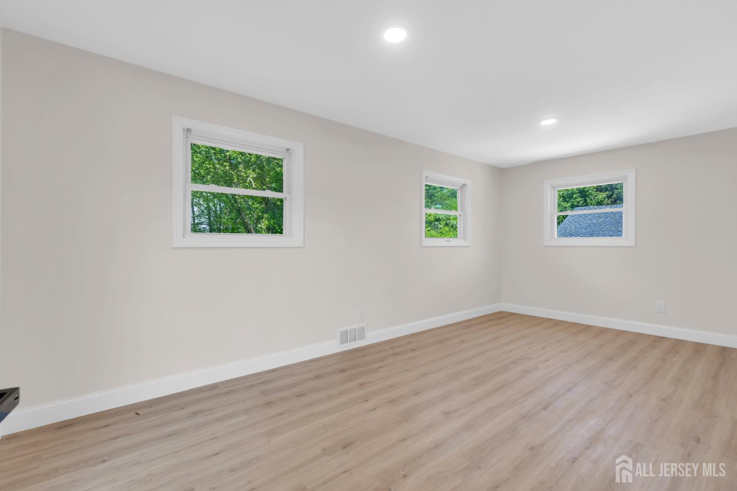 141 Brunswick Avenue Spotswood NJ 08884