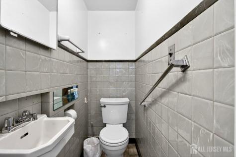 140 Camelot Drive Port Reading NJ 07064