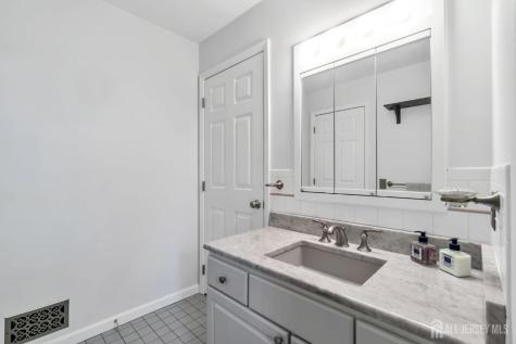 198 Kings Road Madison NJ 07940
