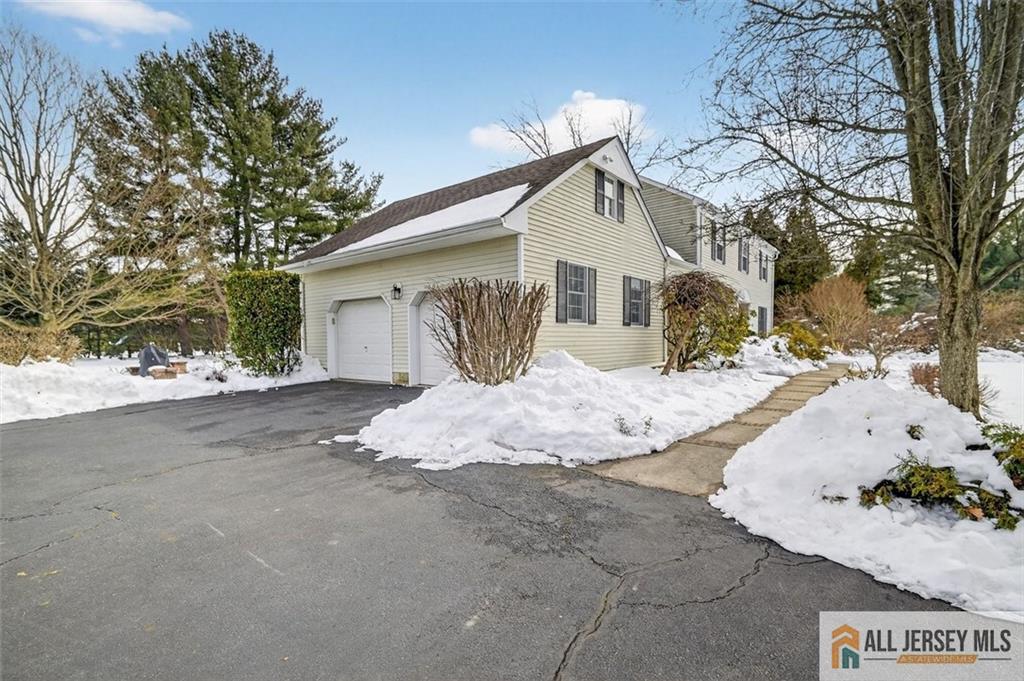 4 Hardley Drive Cranbury NJ 08512
