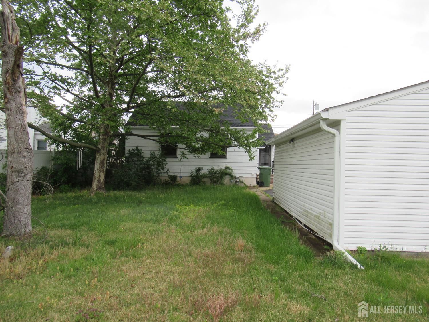 11 Eisenhower Drive Sayreville NJ 08872