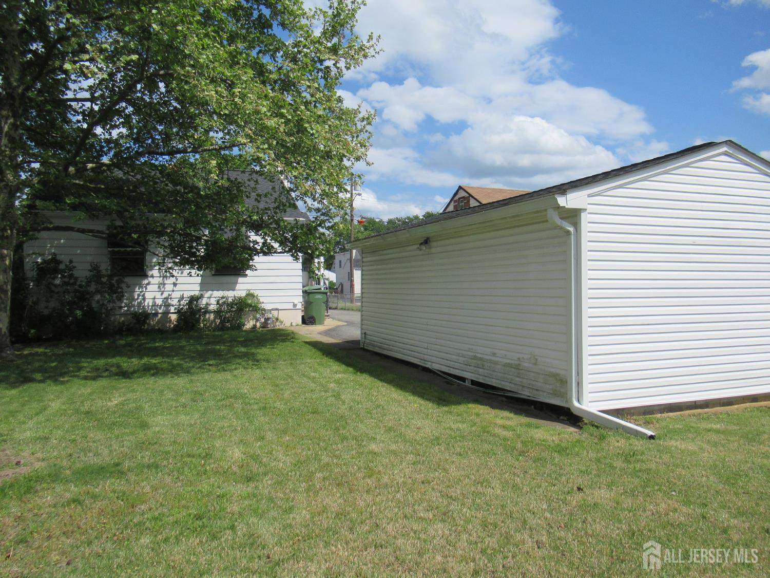 11 Eisenhower Drive Sayreville NJ 08872