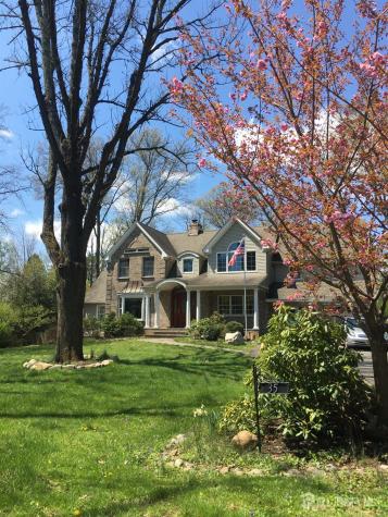 35 Warwick Road Colonia NJ 07067