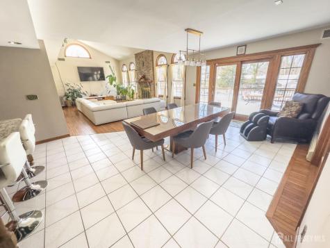 35 Warwick Road Colonia NJ 07067