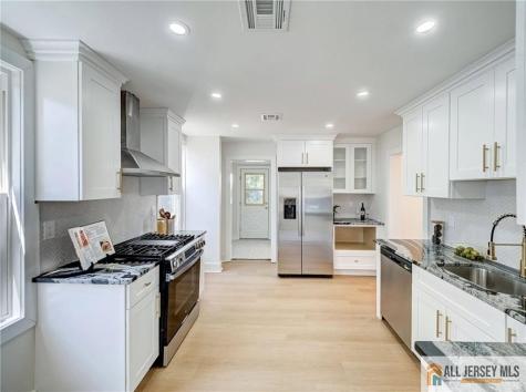 12 Vine Street Jamesburg NJ 08831