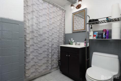 22 Webb Drive Fords NJ 08863