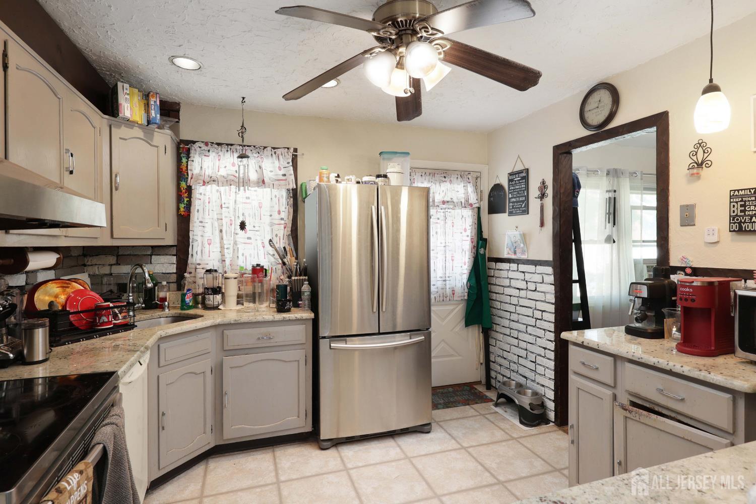 22 Webb Drive Fords NJ 08863