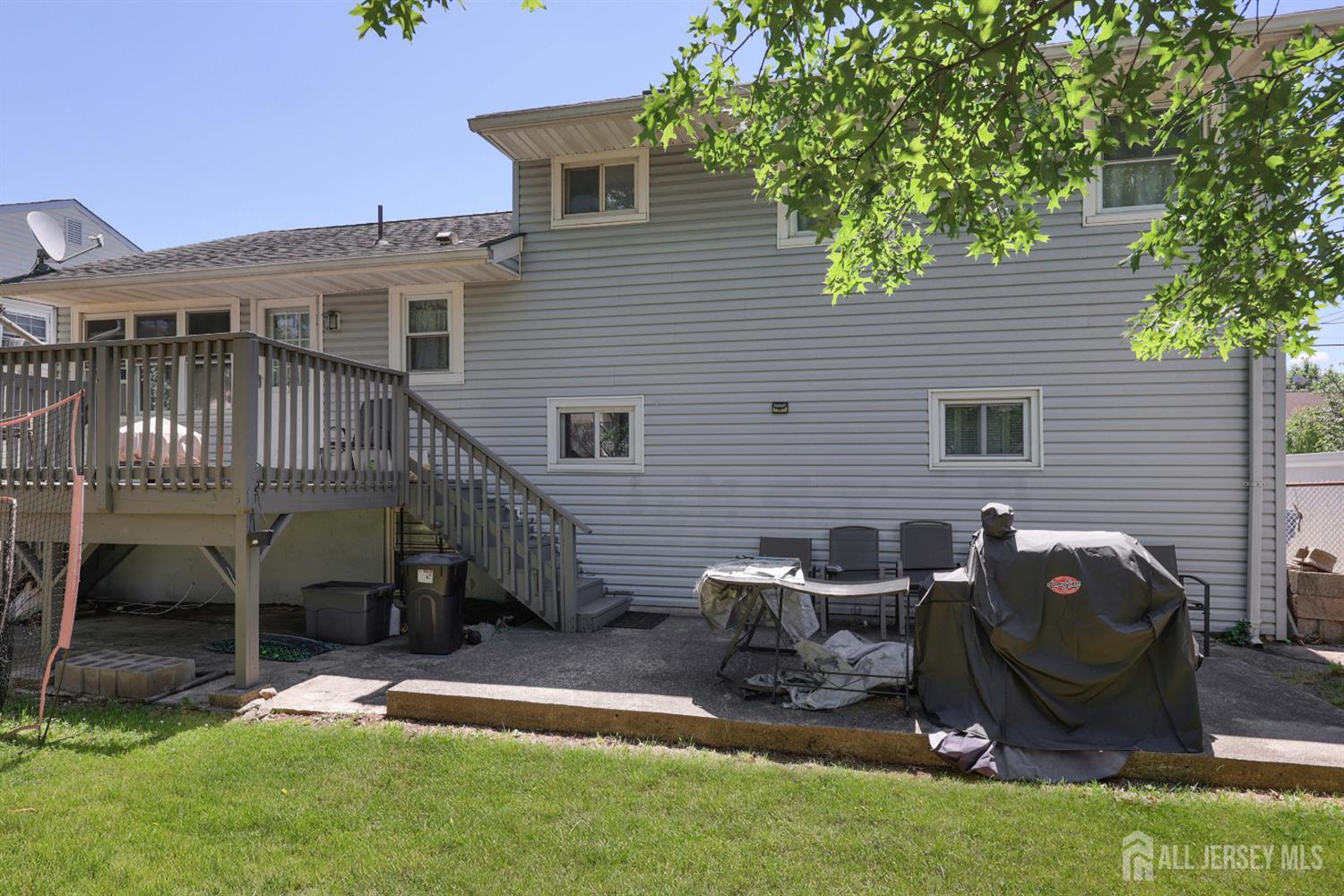 22 Webb Drive Fords NJ 08863