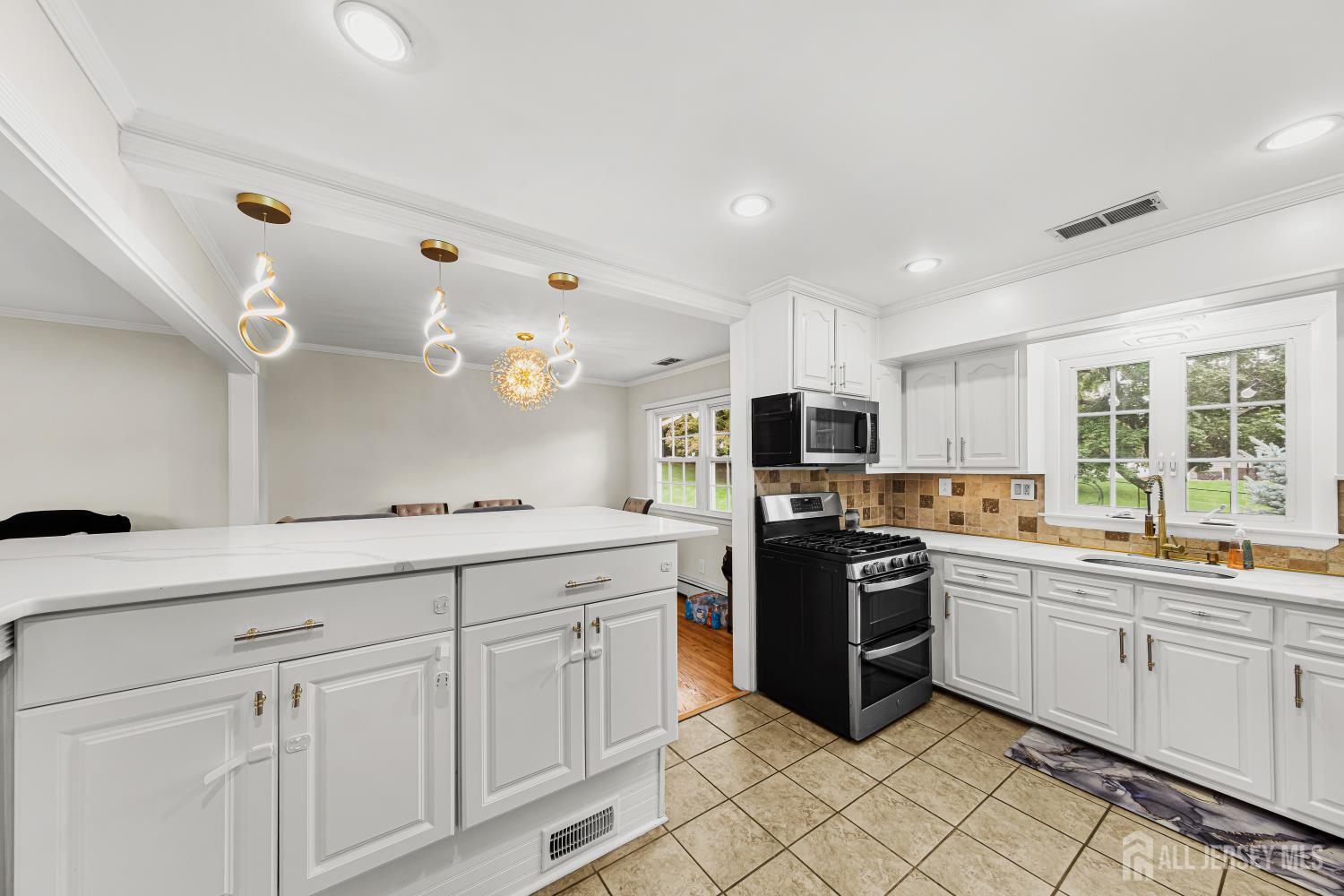 5 Travis Court Monroe NJ 08831