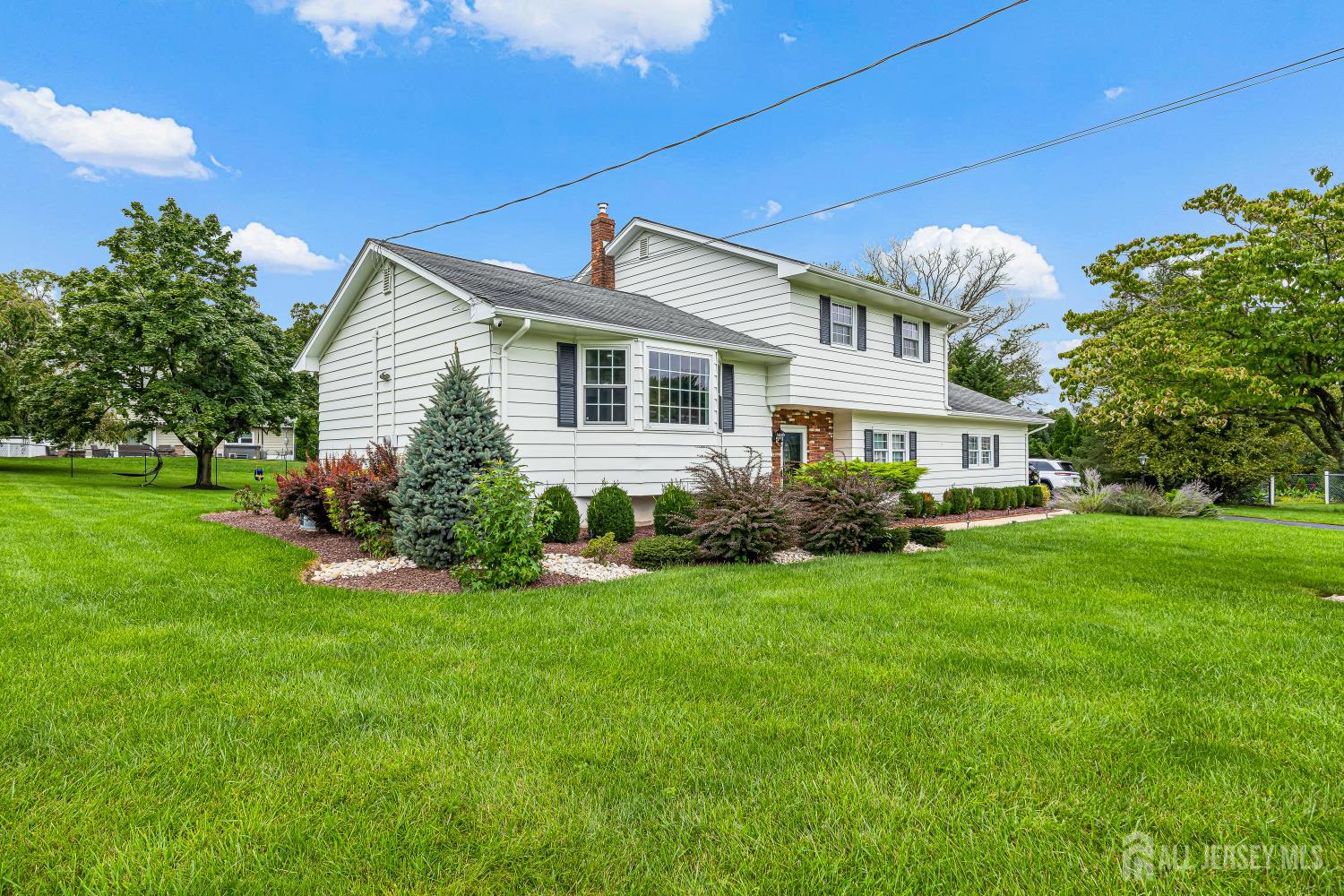 5 Travis Court Monroe NJ 08831