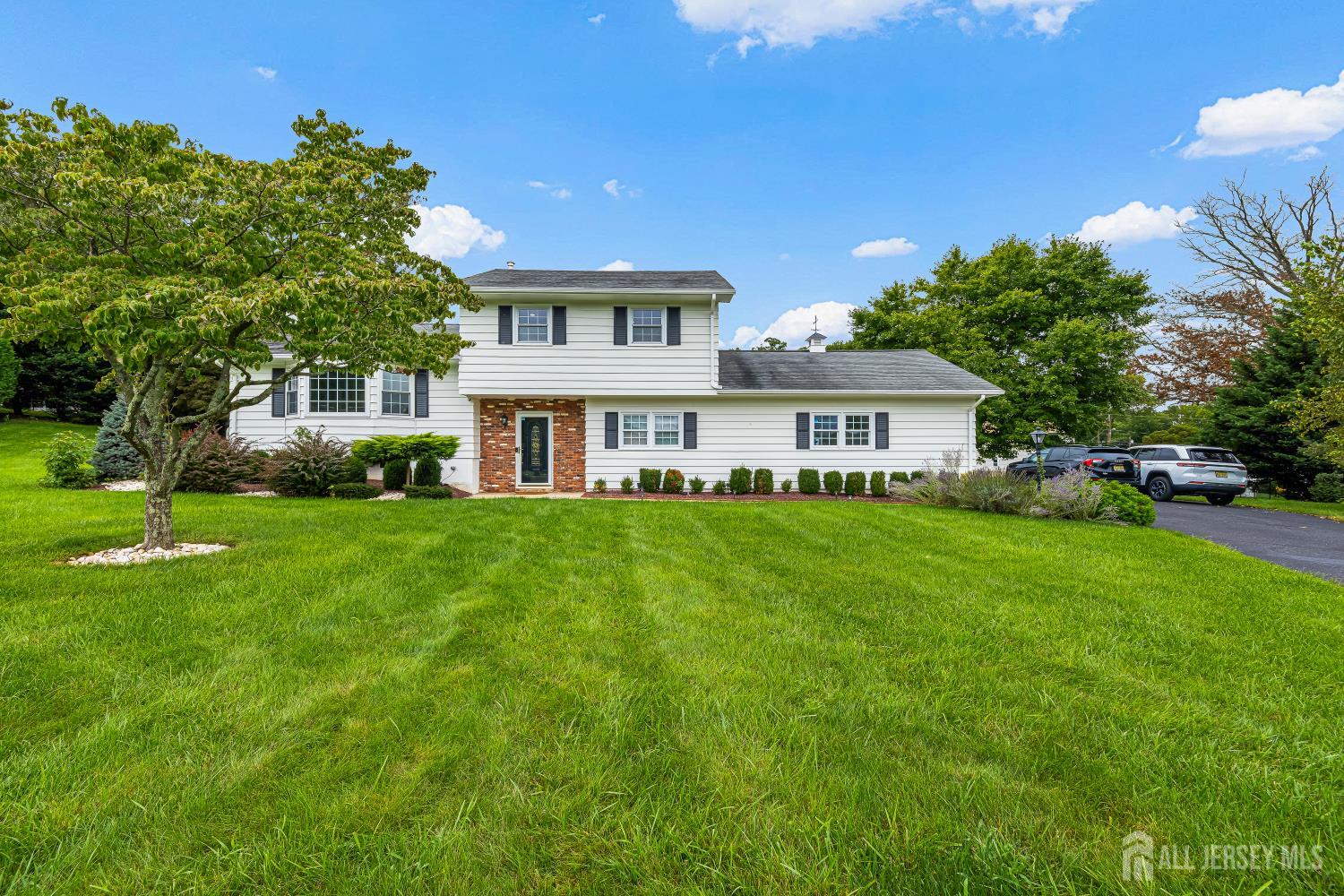 5 Travis Court Monroe NJ 08831