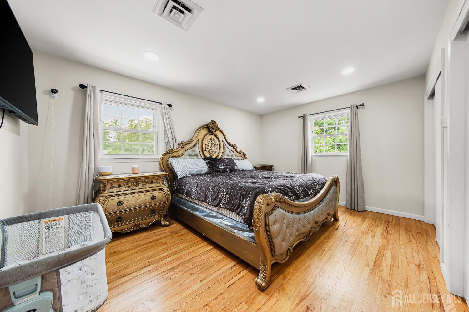 5 Travis Court Monroe NJ 08831