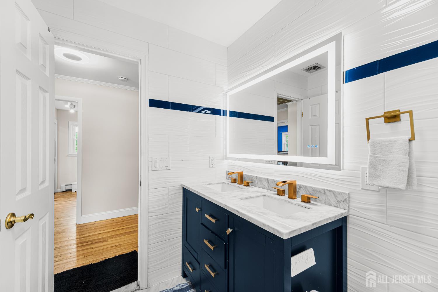 5 Travis Court Monroe NJ 08831