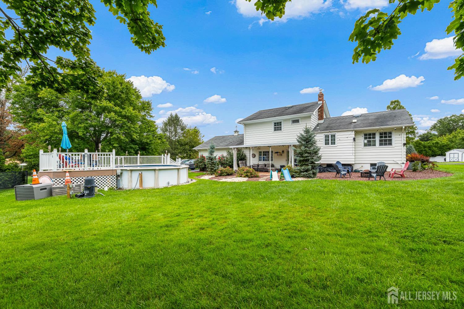 5 Travis Court Monroe NJ 08831