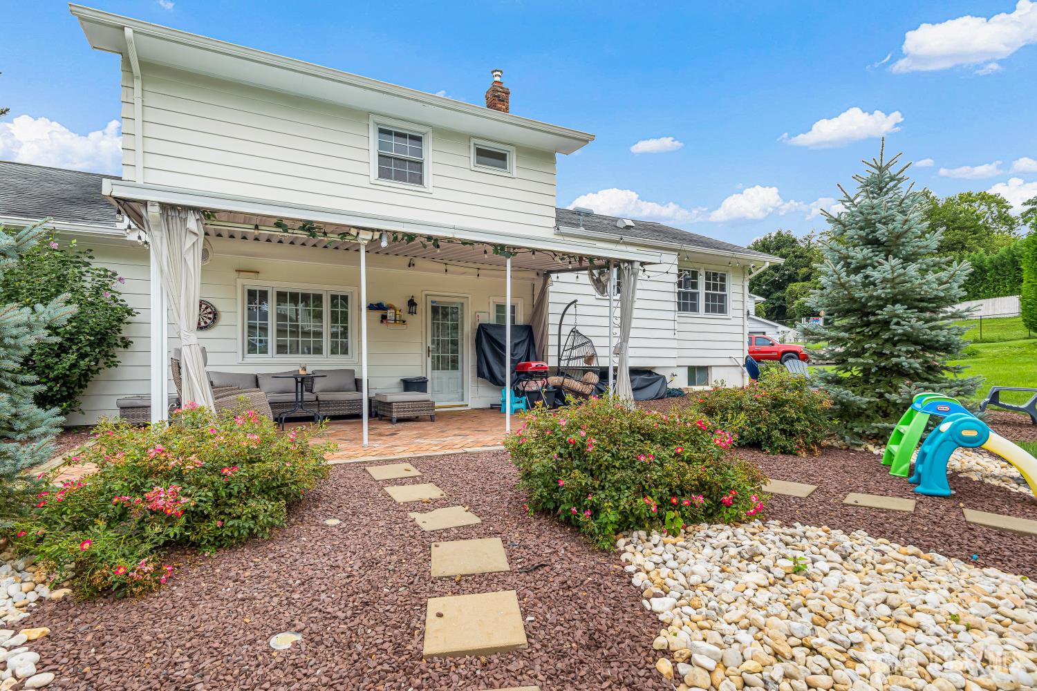 5 Travis Court Monroe NJ 08831