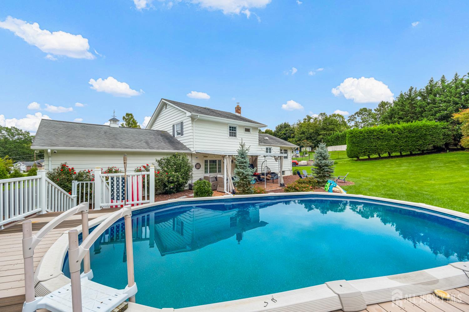 5 Travis Court Monroe NJ 08831