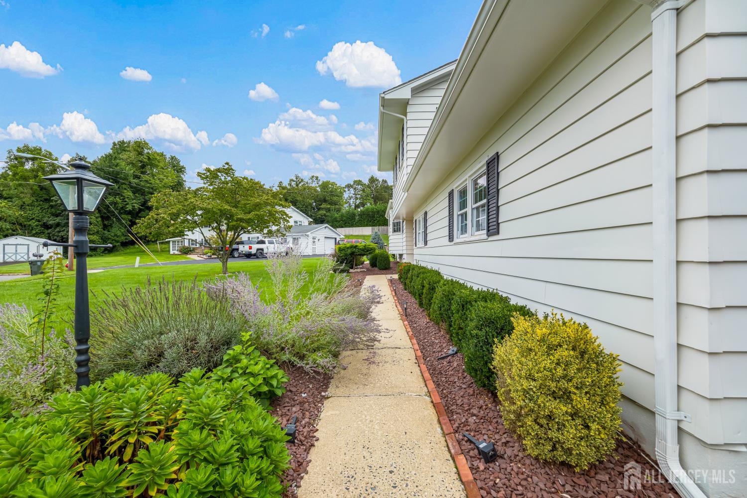 5 Travis Court Monroe NJ 08831