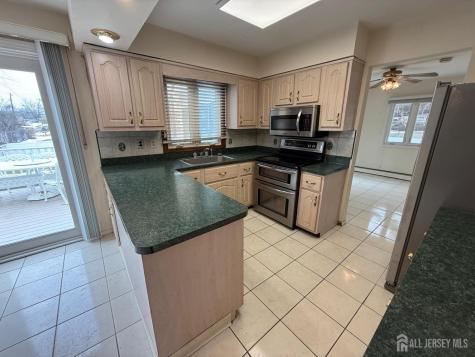 35 Thompson Avenue Fords NJ 08863