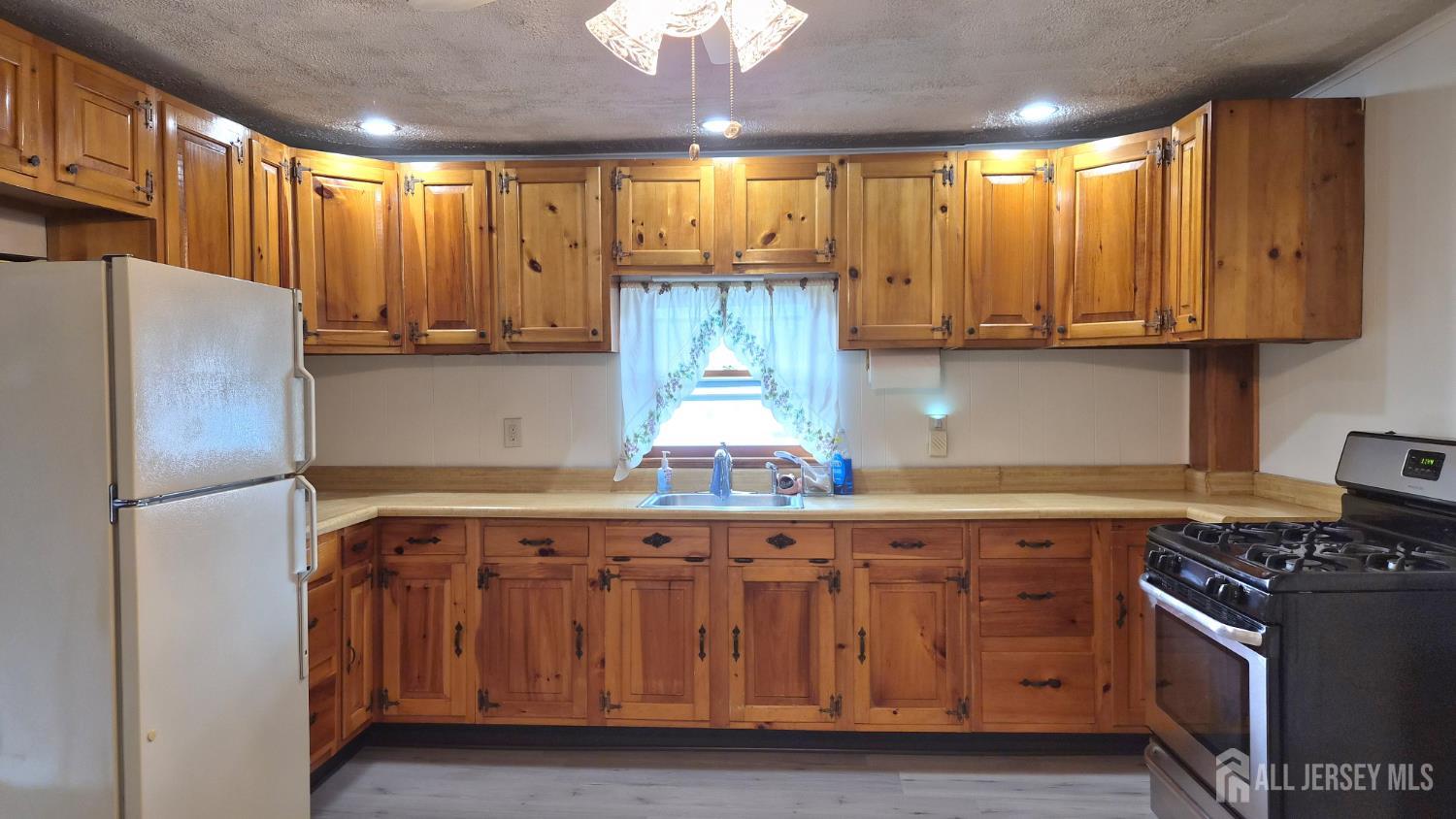 13 Sheldon Avenue South River NJ 08882