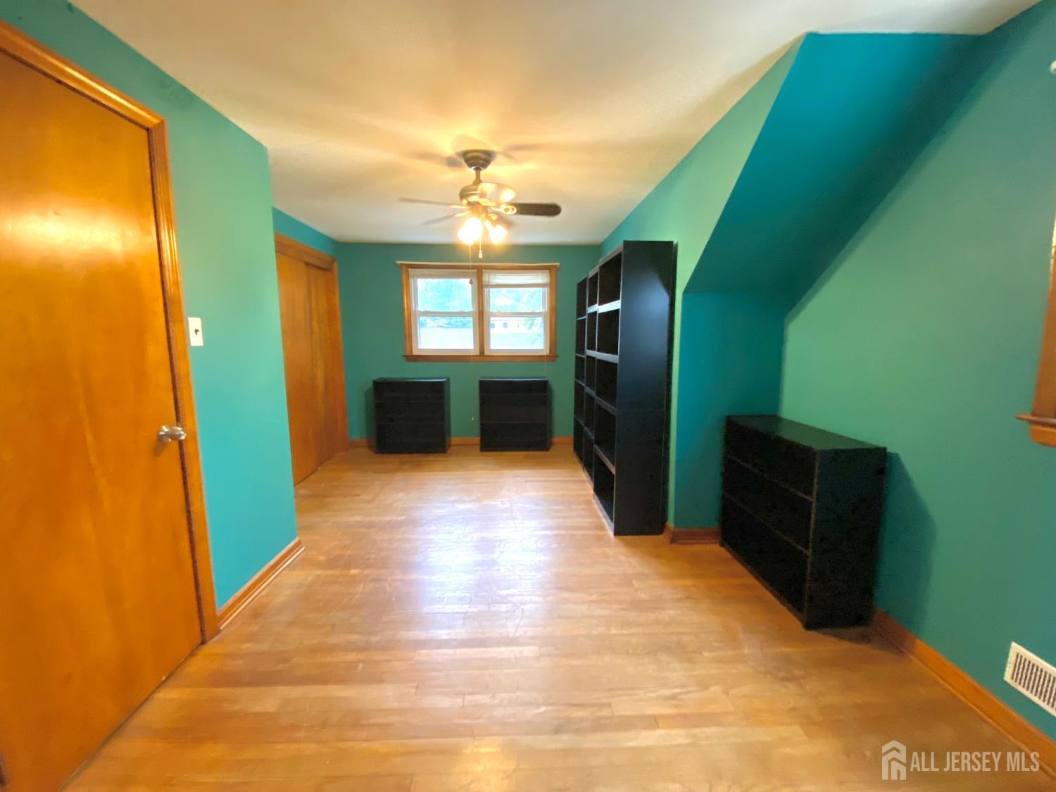 23 Cleveland Avenue South River NJ 08882