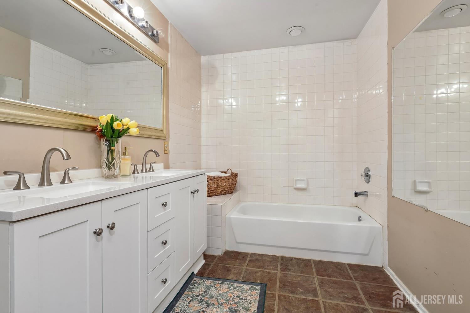 3 Letts Court Sayreville NJ 08872