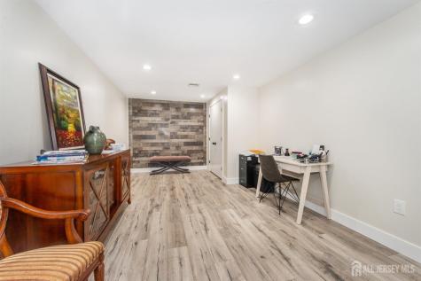 77 Union Street Colonia NJ 07067