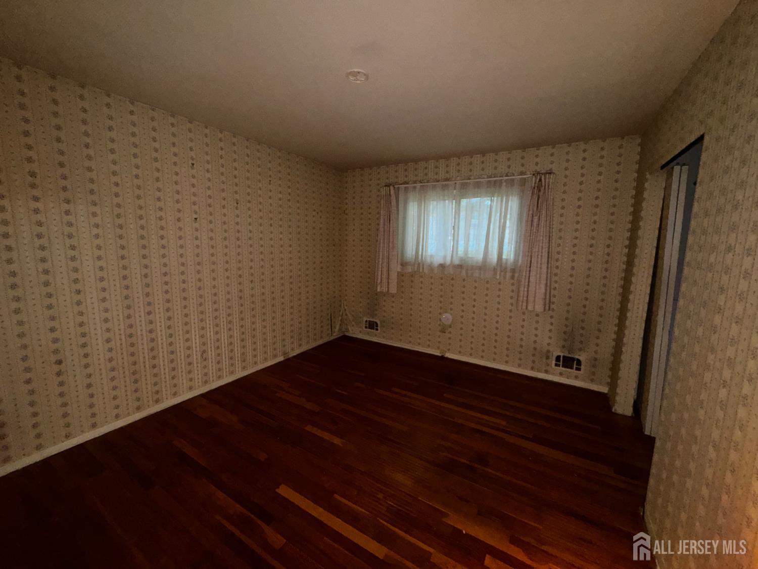27 Frieda Lane Colonia NJ 07067