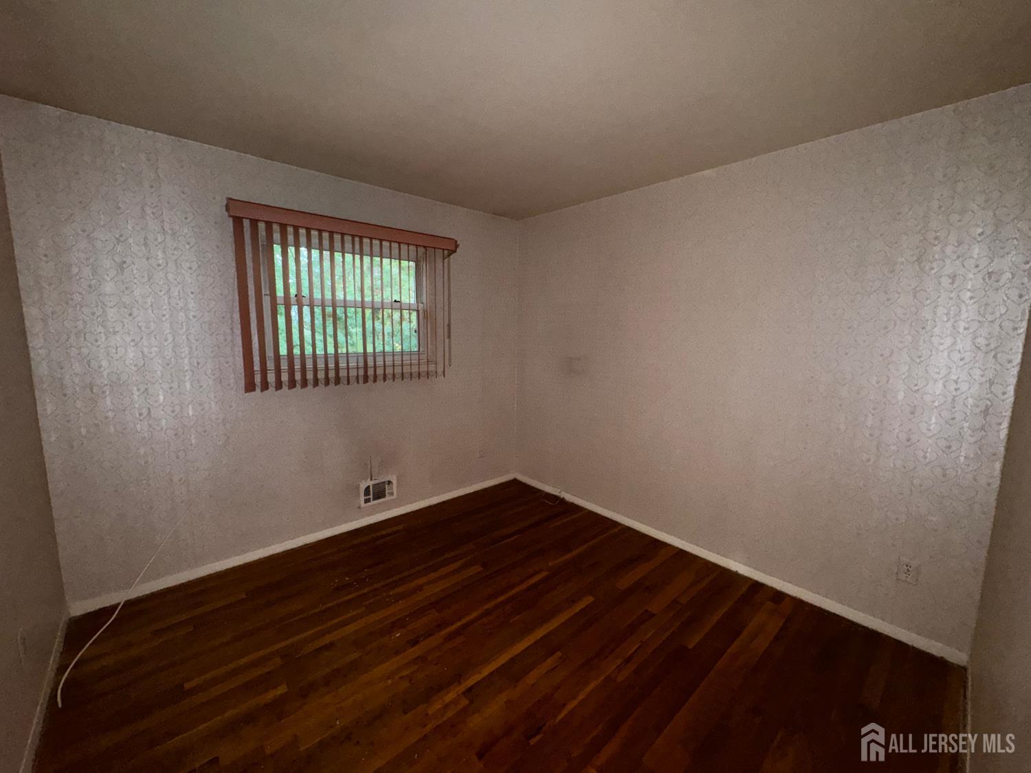 27 Frieda Lane Colonia NJ 07067