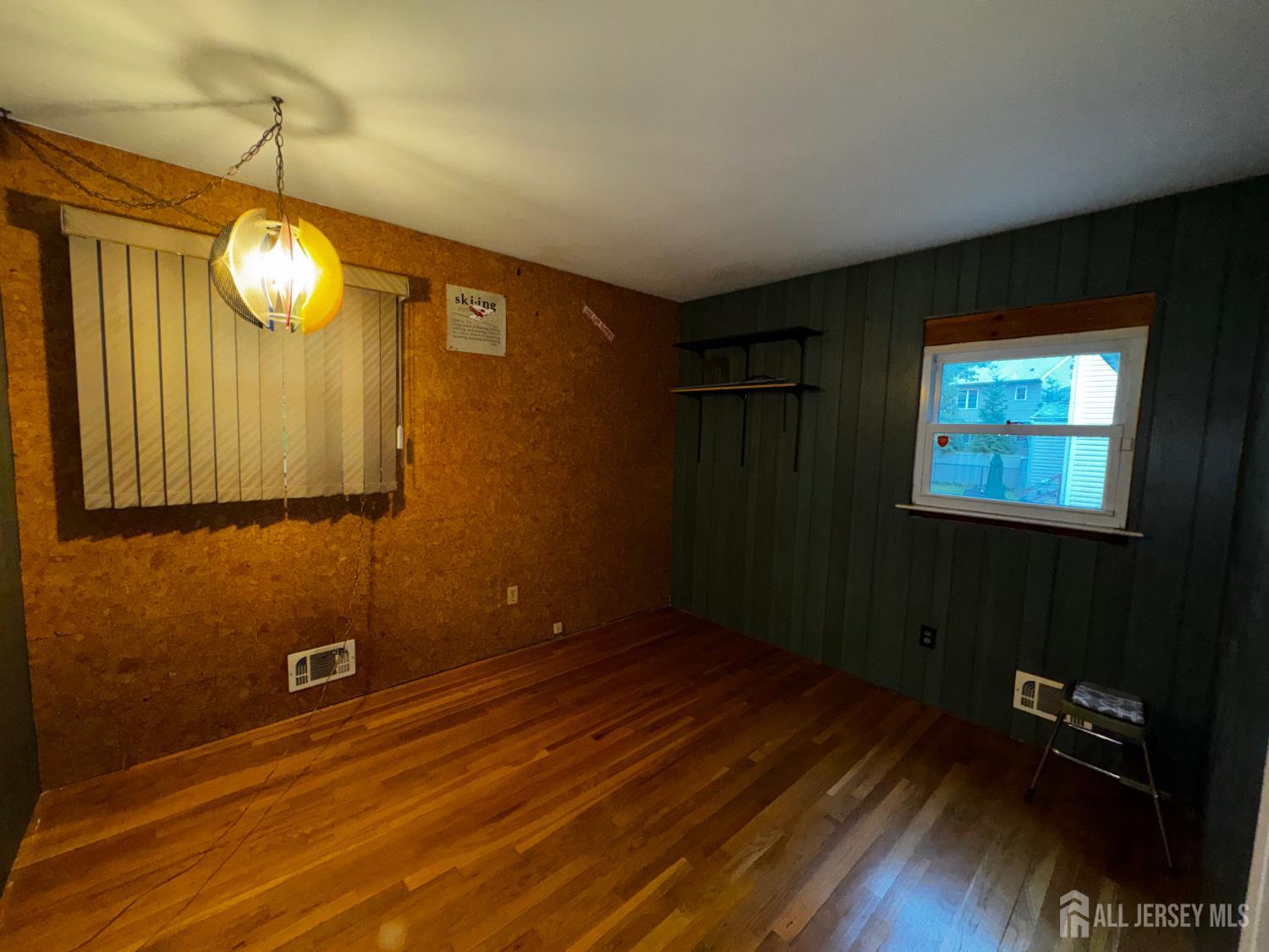 27 Frieda Lane Colonia NJ 07067