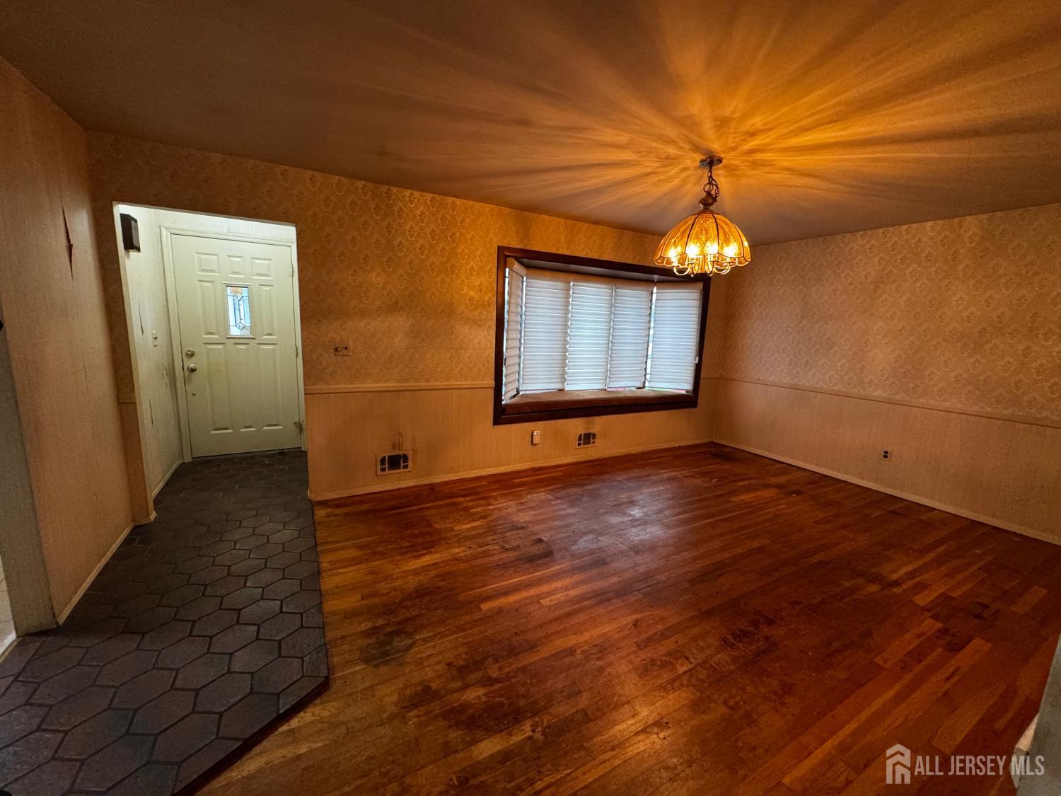 27 Frieda Lane Colonia NJ 07067
