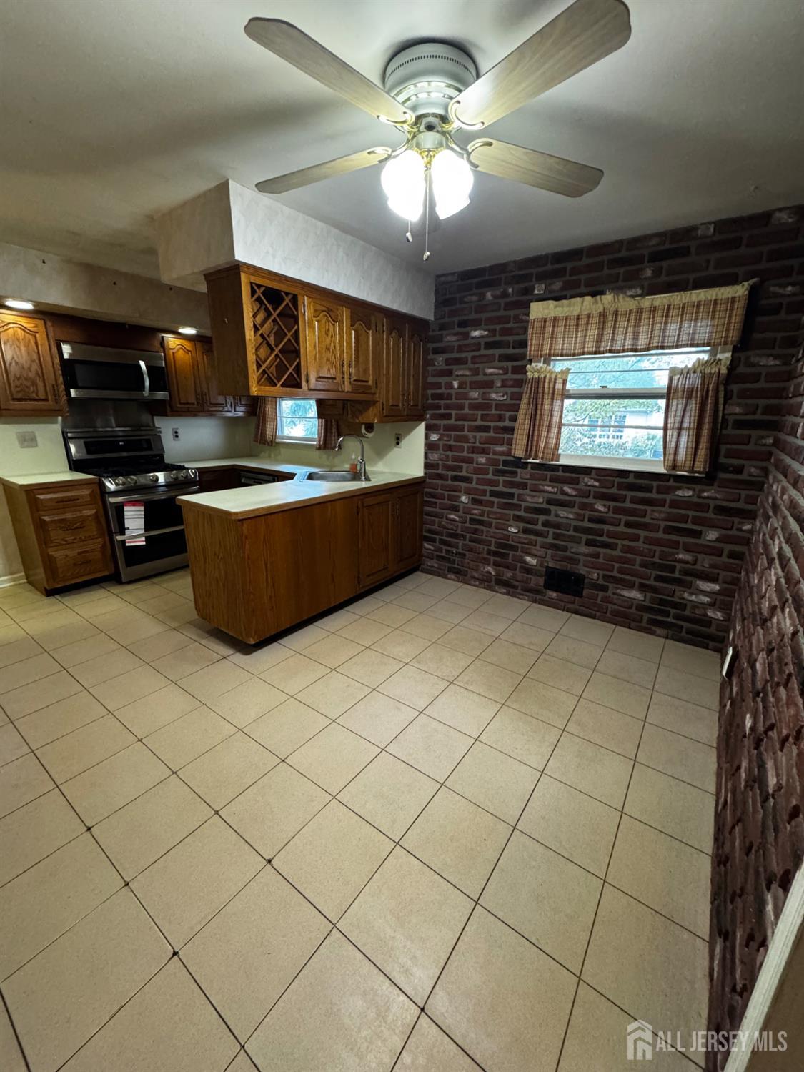 27 Frieda Lane Colonia NJ 07067