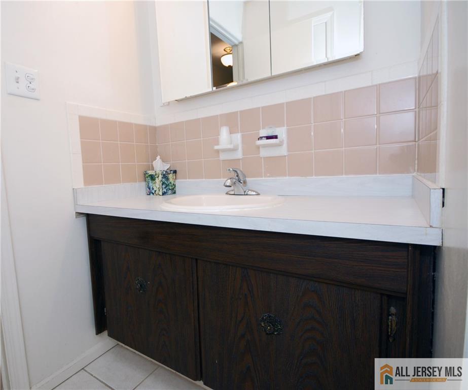 2 Janet Court East Brunswick NJ 08816