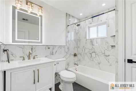 48 Kendall Drive Sayreville NJ 08859