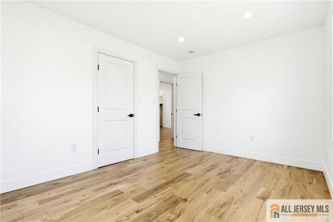 48 Kendall Drive Sayreville NJ 08859