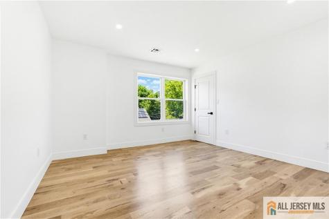 48 Kendall Drive Sayreville NJ 08859