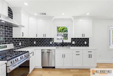 48 Kendall Drive Sayreville NJ 08859