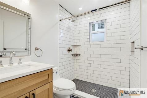 48 Kendall Drive Sayreville NJ 08859