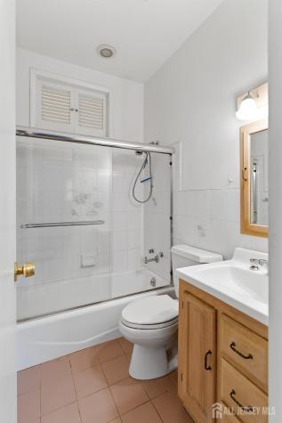 94 Boulevard W Old Bridge NJ 07735