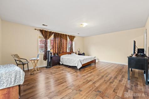 74 Wildwood Avenue Edison NJ 08837