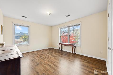 74 Wildwood Avenue Edison NJ 08837
