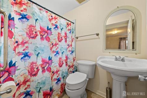 74 Wildwood Avenue Edison NJ 08837