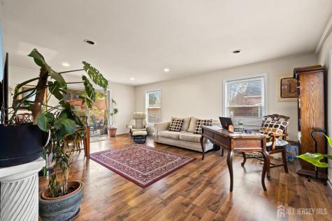 74 Wildwood Avenue Edison NJ 08837