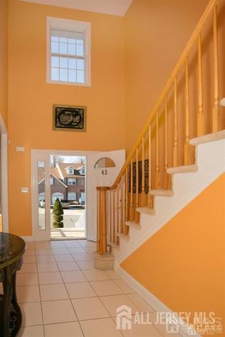 43 Melbloum Lane Edison NJ 08837