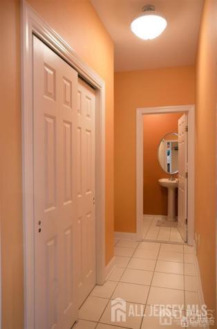 43 Melbloum Lane Edison NJ 08837