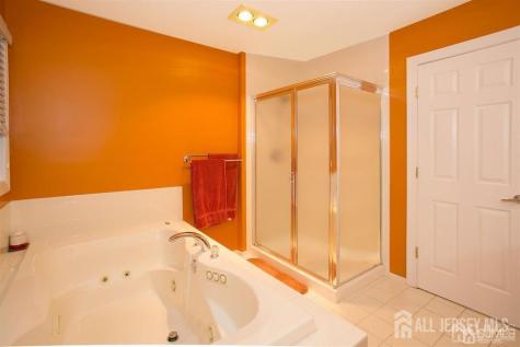 43 Melbloum Lane Edison NJ 08837