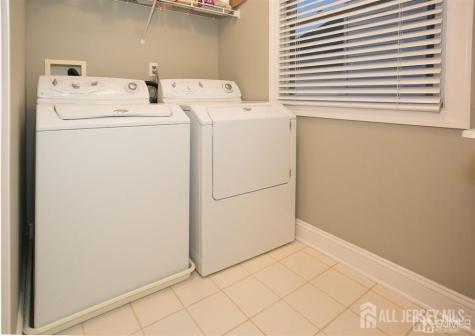 43 Melbloum Lane Edison NJ 08837